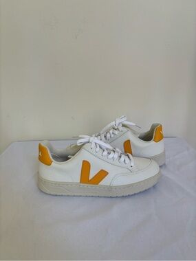 Veja V-12 White Ouro Sz6 Eu37 Womens Sneakers New Orange